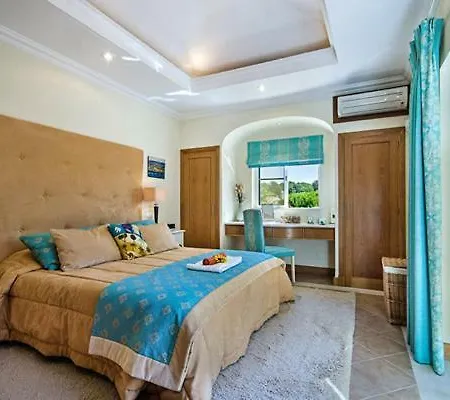 فيلة Sleeps 10 Pool Air Con Wifi
