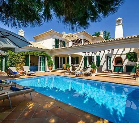 Sleeps 10 Pool Air Con Wifi